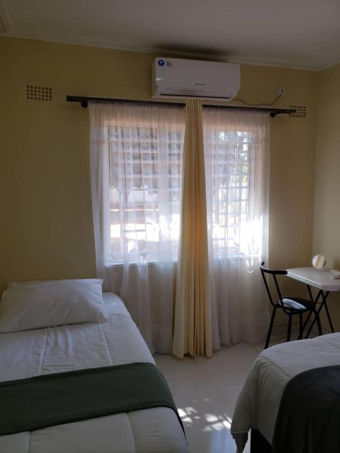 Kasuda Three Bedrooms House In 리빙스턴 외부 사진