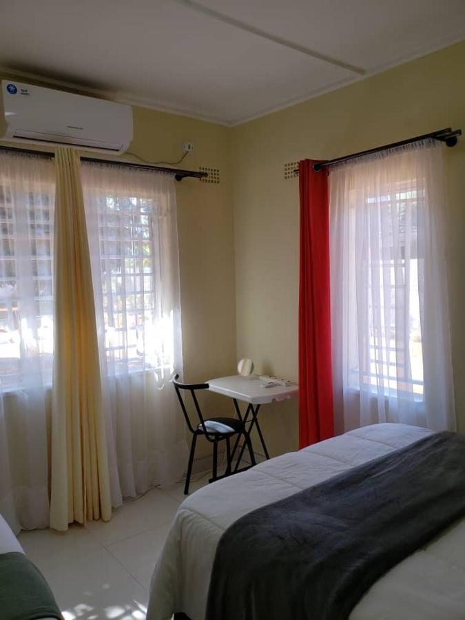 Kasuda Three Bedrooms House In 리빙스턴 외부 사진