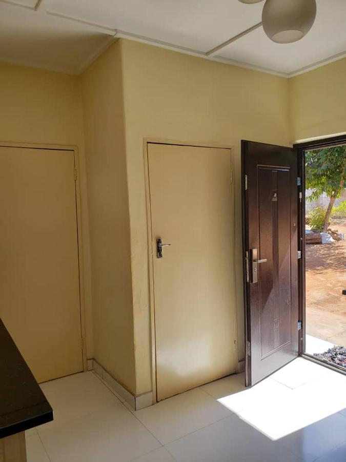 Kasuda Three Bedrooms House In 리빙스턴 외부 사진