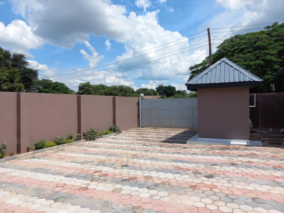 Kasuda Three Bedrooms House In 리빙스턴 외부 사진