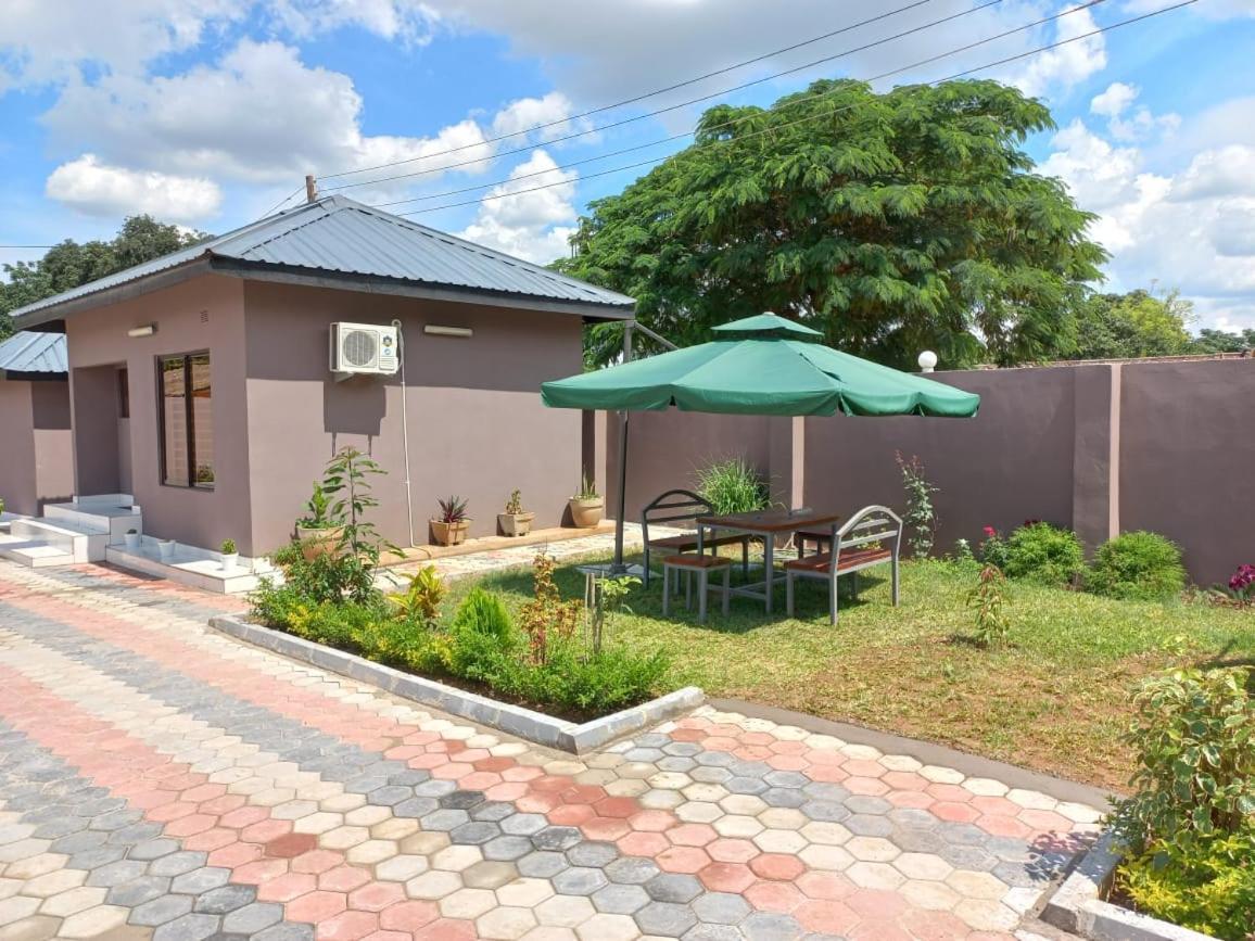 Kasuda Three Bedrooms House In 리빙스턴 외부 사진