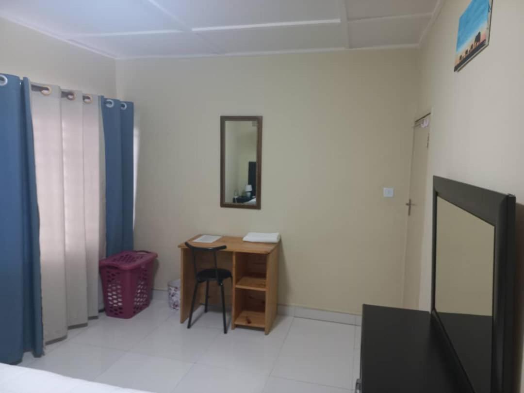 Kasuda Three Bedrooms House In 리빙스턴 외부 사진